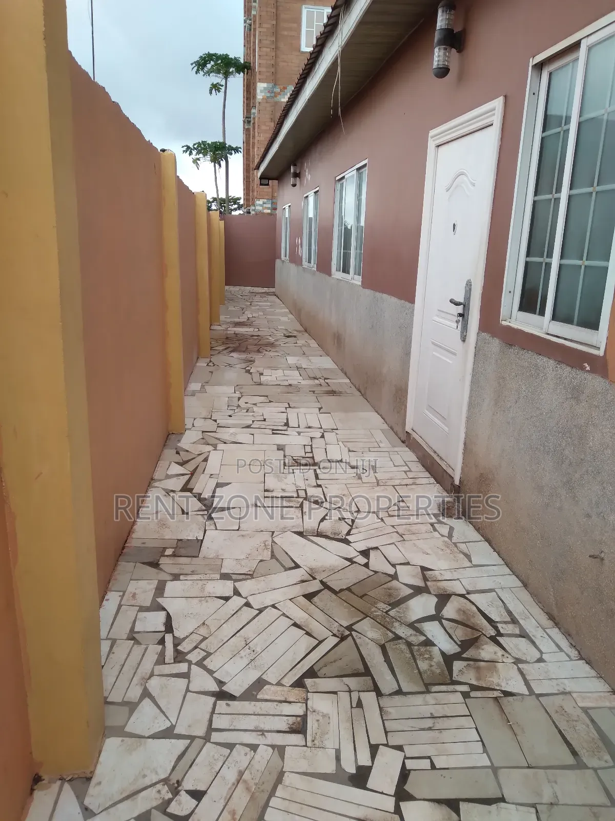 Mini Flat in Rent Zone Properties, Ofankor for rent