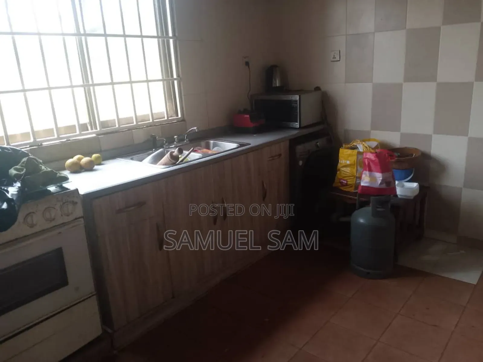 5bdrm House in Com.11, Tema Metropolitan for rent