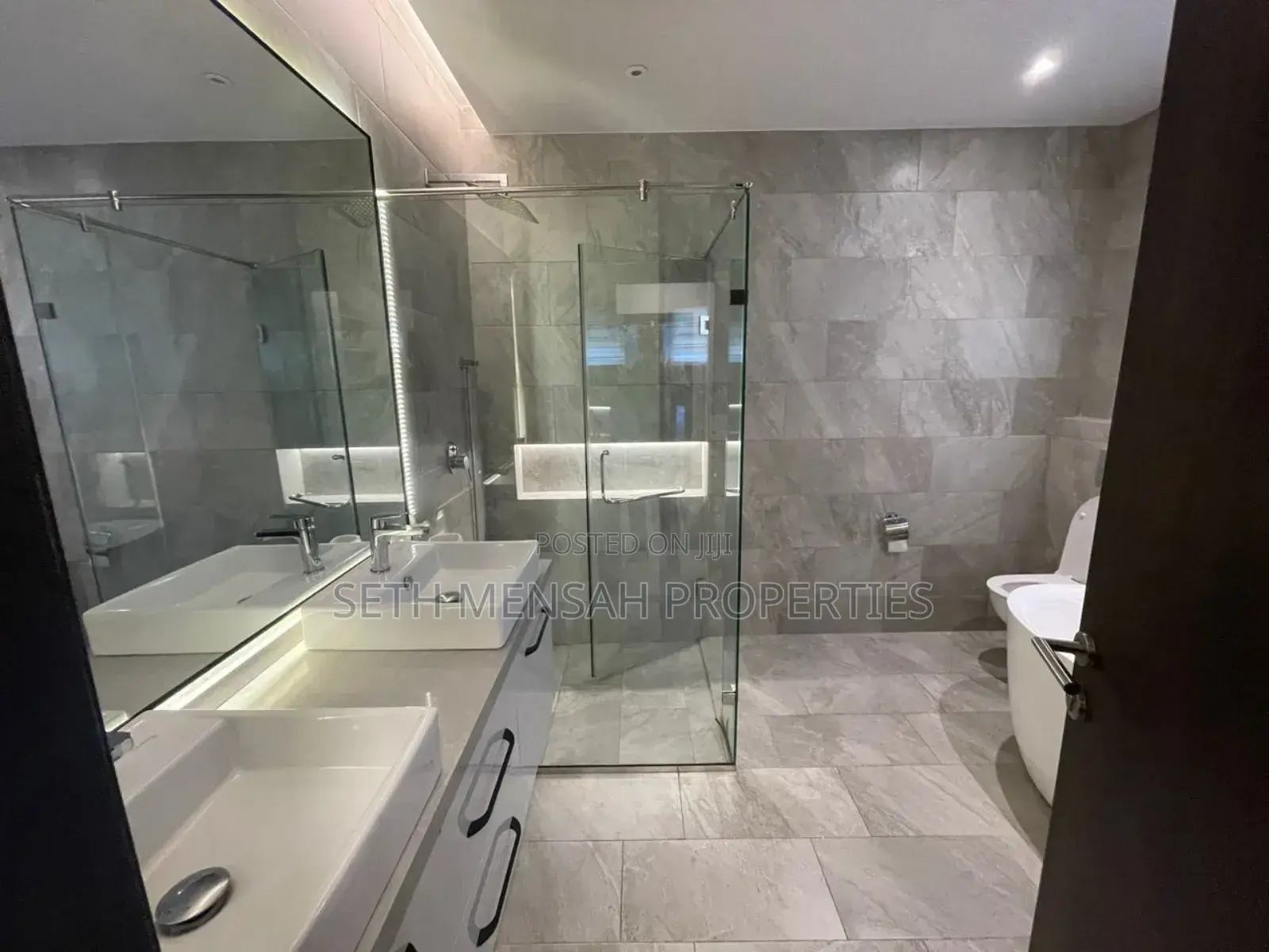 3bdrm Townhouse / Terrace in Airport Residential Area for rent