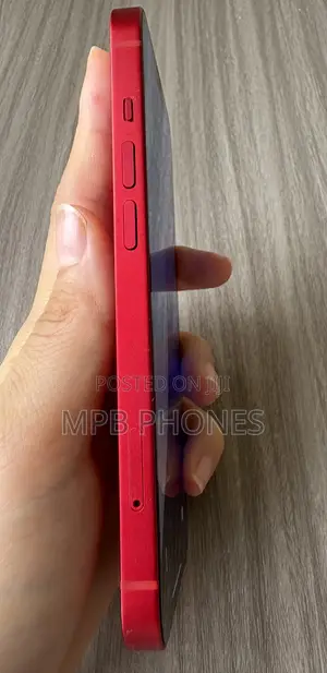 Apple iPhone 13 128 GB Red