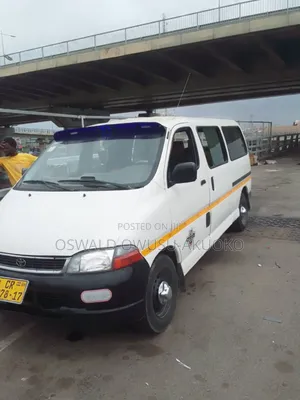 Toyota HiAce 2003 White