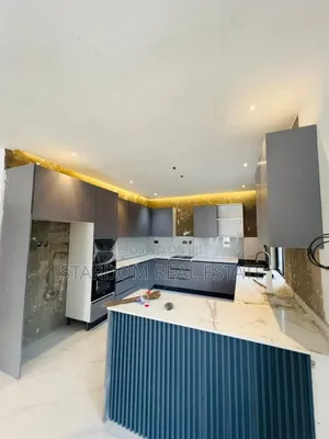 3bdrm Bungalow in Lake Side Estate for sale
