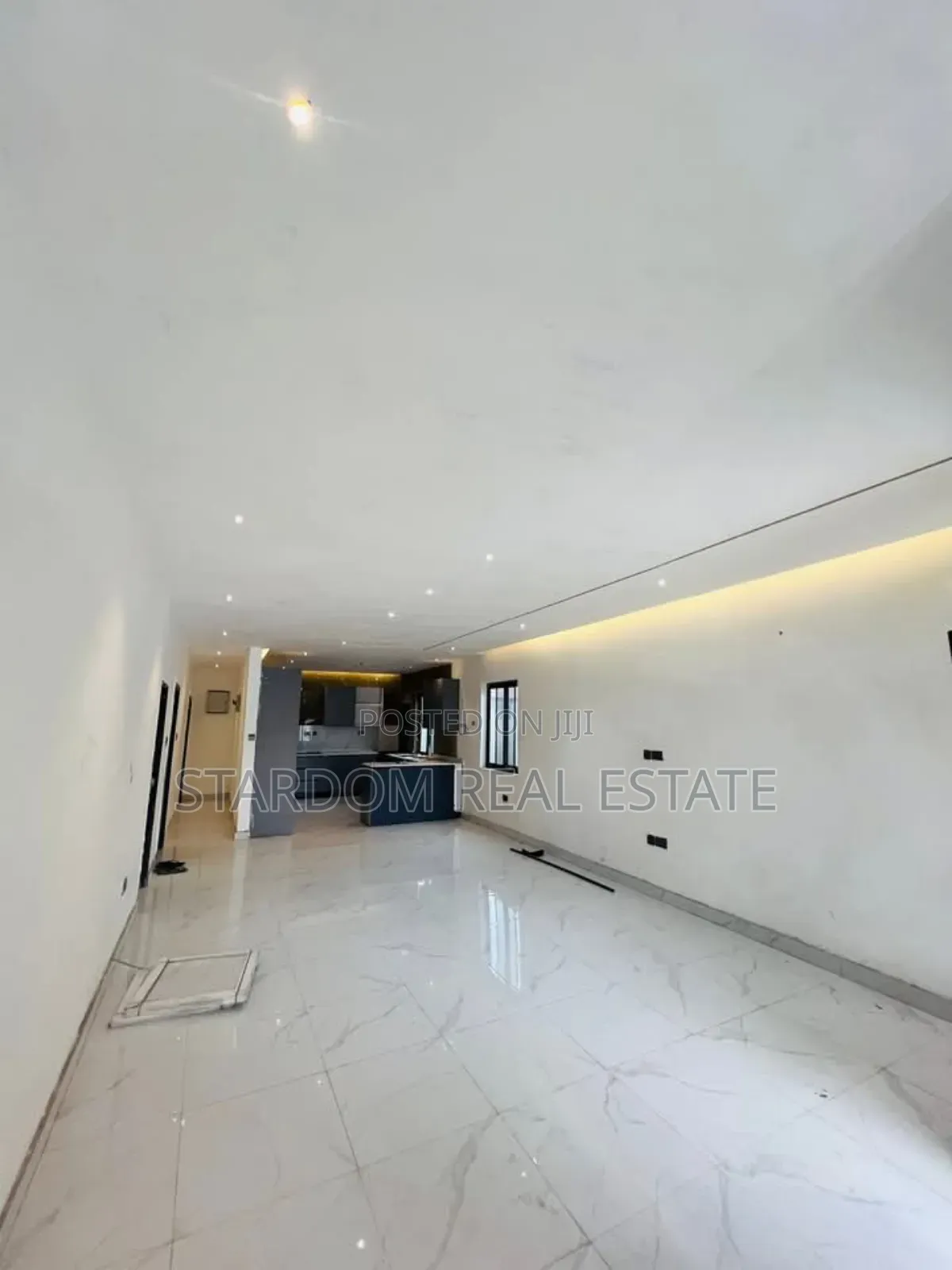 3bdrm Bungalow in Lake Side Estate for sale