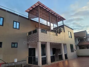 8bdrm House in Kantinkyiren, Kumasi Metropolitan for sale