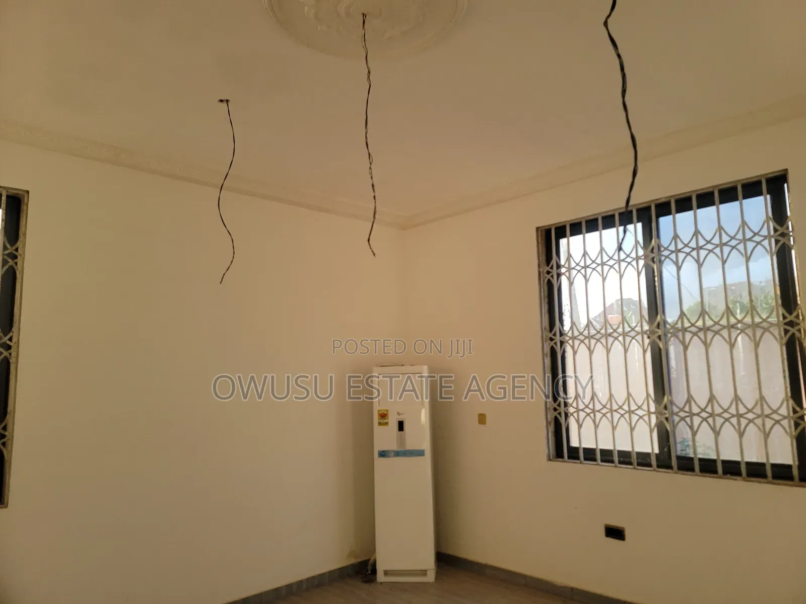 8bdrm House in Kantinkyiren, Kumasi Metropolitan for sale
