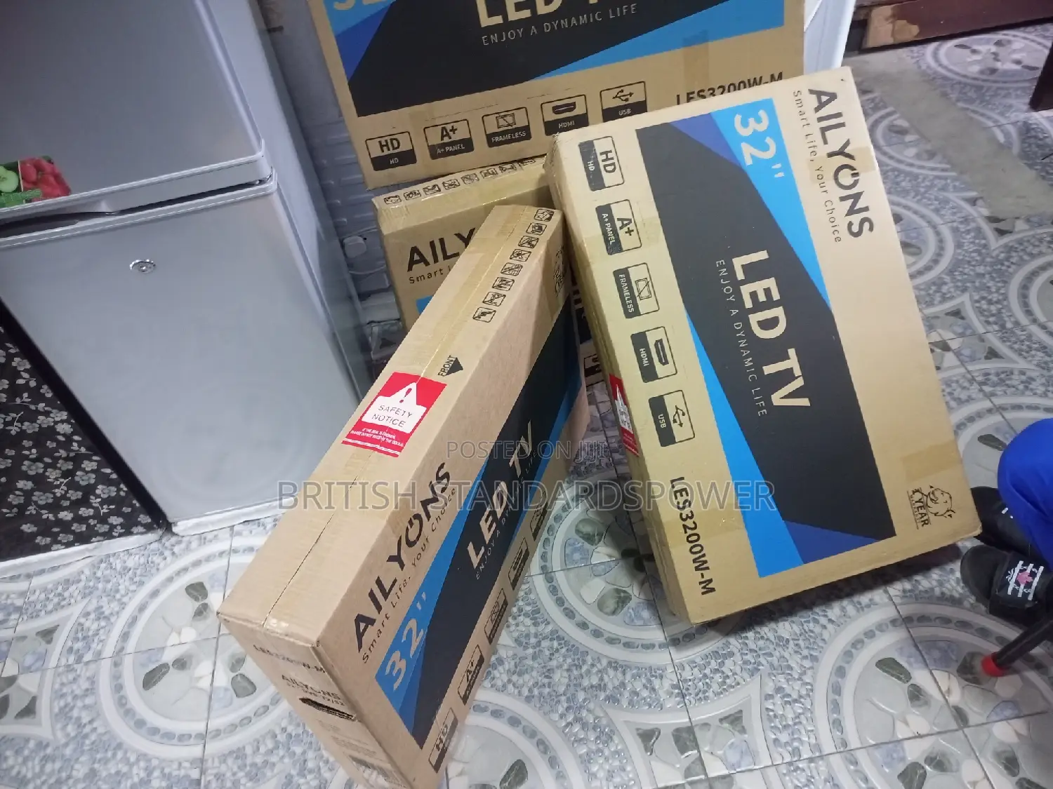 A+ Panel Led Tv 32 Inches Digital Les3200w-M Tv
