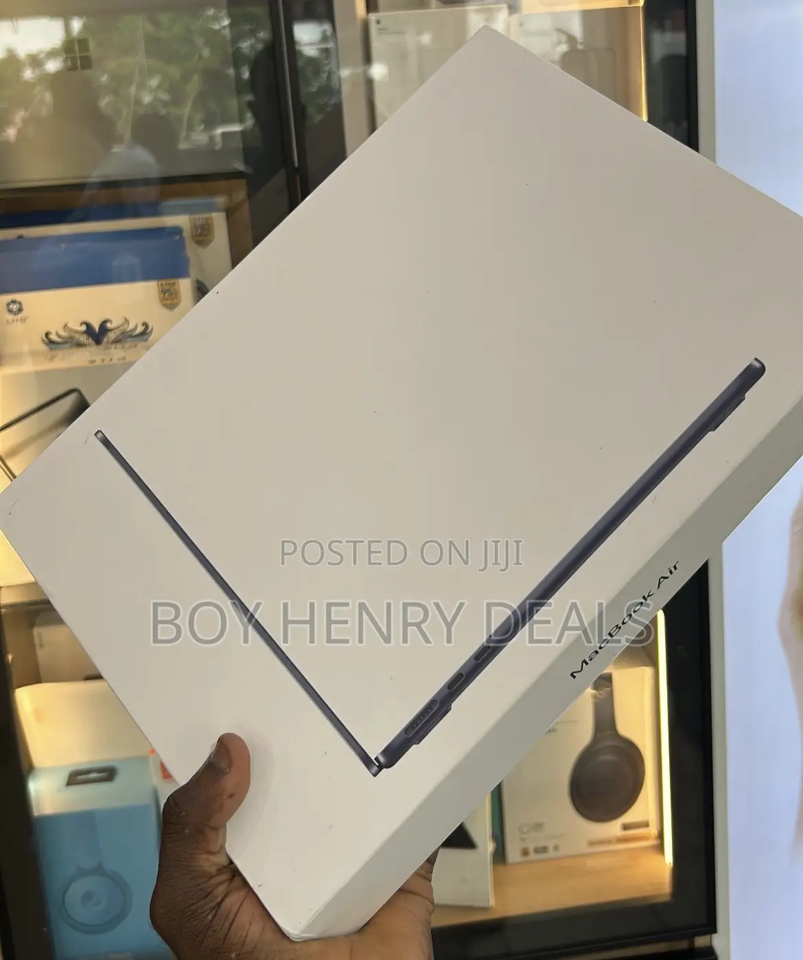 New Laptop Apple MacBook Air 2024 M3 13-Inch 16GB Apple M3 SSD 256GB
