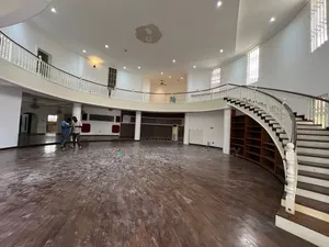 7bdrm House in East Legon for sale