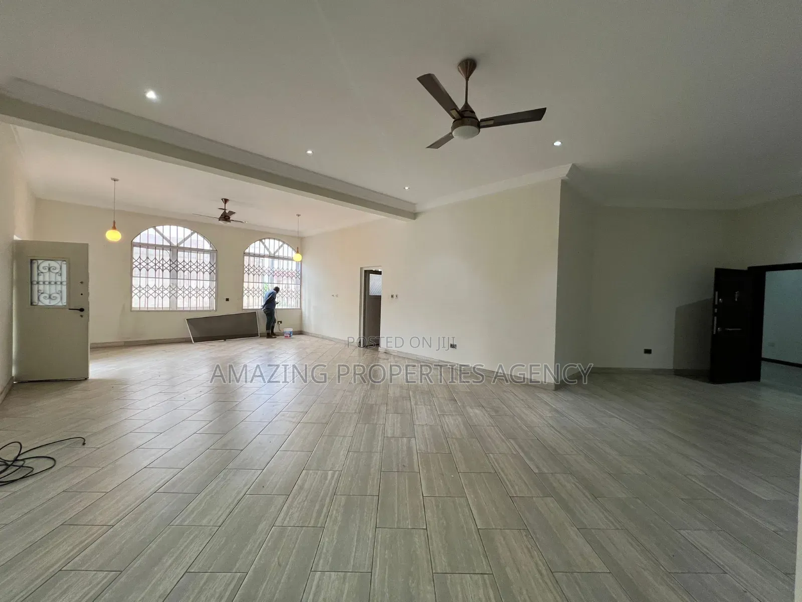 7bdrm House in East Legon for sale