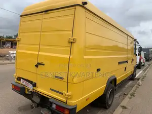 Mercedes-Benz T2 2001 Yellow