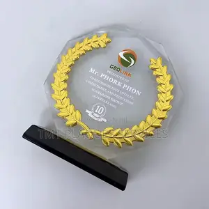 Classic Crystal Award