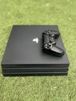 Playstation 4 Pro ( Read the Description)