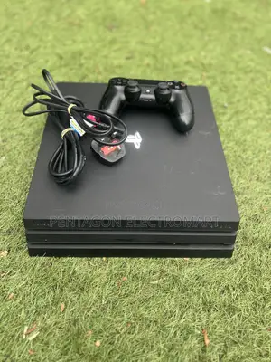 Playstation 4 Pro ( Read the Description)