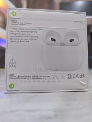 Air Pods 3rd Gen With Lightning Charging Case
