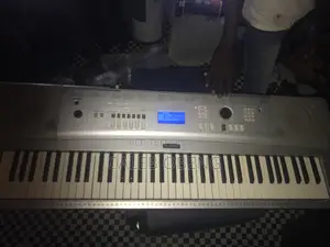 Yamaha DGX-230