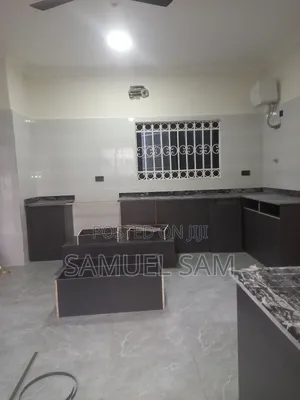 3bdrm House in Com.10, Tema Metropolitan for rent