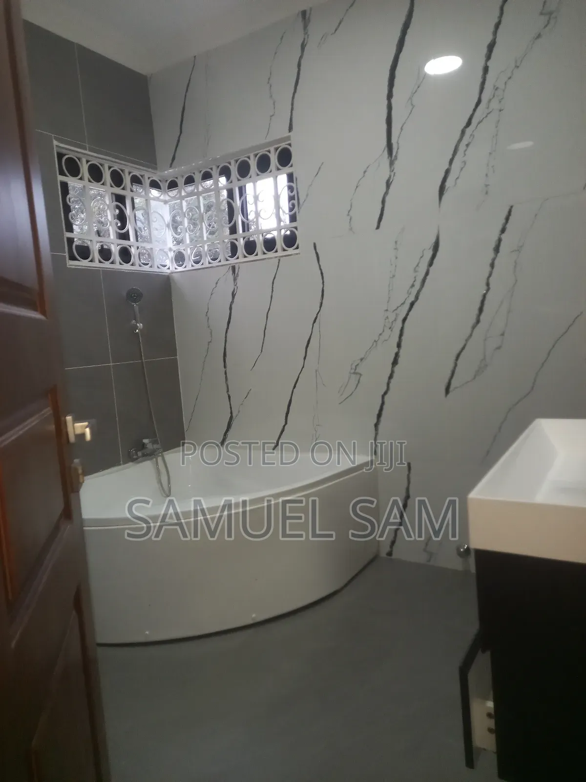 3bdrm House in Com.10, Tema Metropolitan for rent