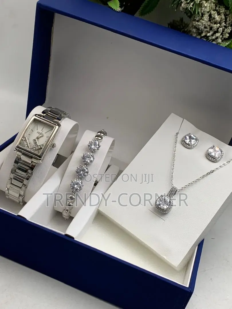 Ladies Jewelry Set