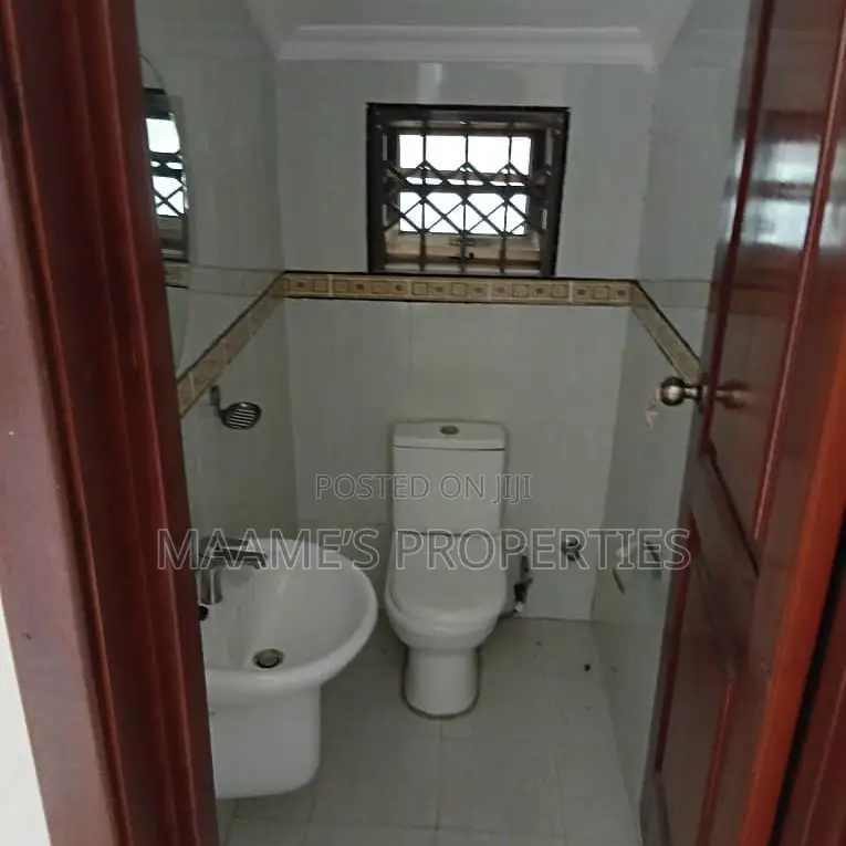 5bdrm House in Osu for rent
