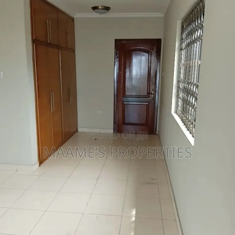 5bdrm House in Osu for rent