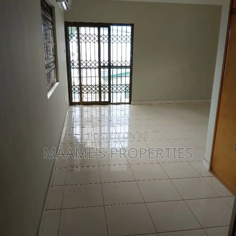 5bdrm House in Osu for rent