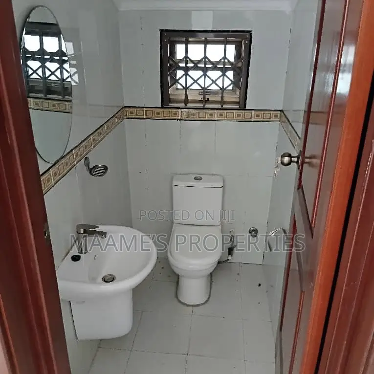 5bdrm House in Osu for rent