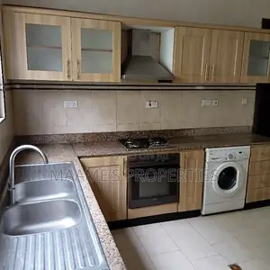5bdrm House in Osu for rent