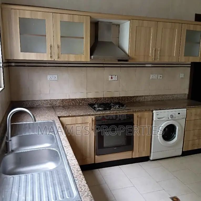 5bdrm House in Osu for rent