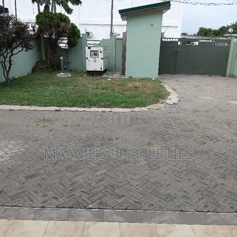 5bdrm House in Osu for rent