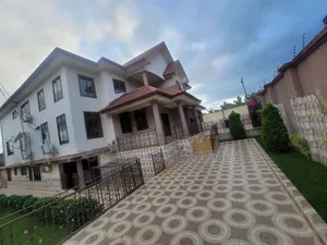 8bdrm House in Kantinkyiren In for sale