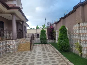 8bdrm House in Kantinkyiren In for sale