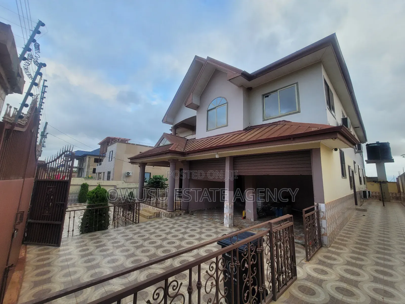 8bdrm House in Kantinkyiren In for sale