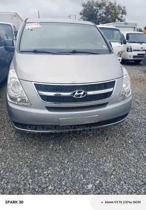 Hyundai H1 2014 Silver