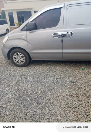 Hyundai H1 2014 Silver