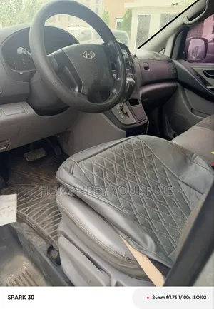 Hyundai H1 2014 Silver