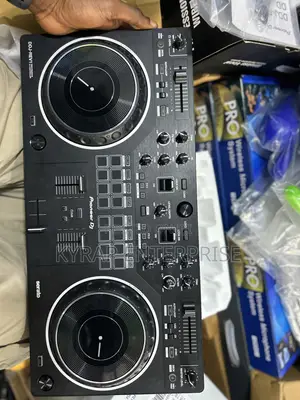 Pioneer DDJ-Rev 1 Controller