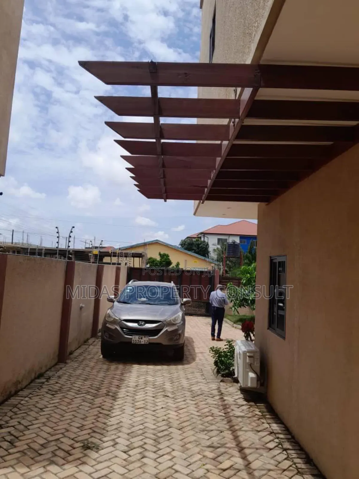 3bdrm House in Oyarifa for sale