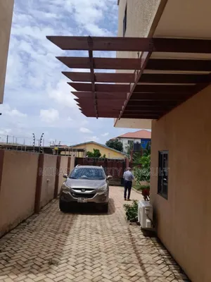 3bdrm House in Oyarifa for sale