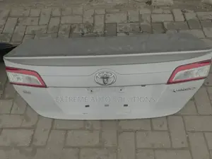2012-14 Toyota Camry Complete Trunk Lid W/Rear View Camera