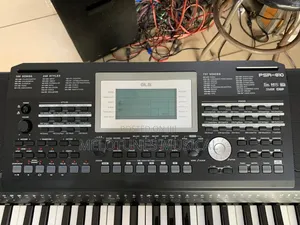 GLS PSR-810 Professional Keyboard