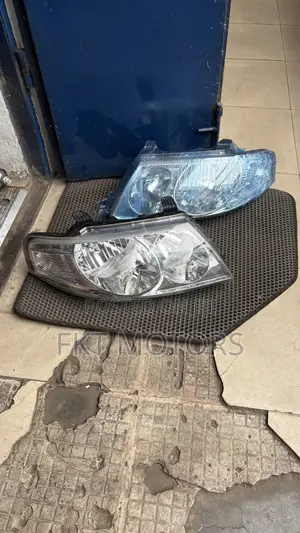 Nissan Sunny Headlight 2004,2005,2006,2007,2008,2009,2010,