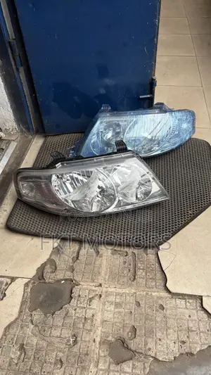 Nissan Sunny Headlight 2004,2005,2006,2007,2008,2009,2010,
