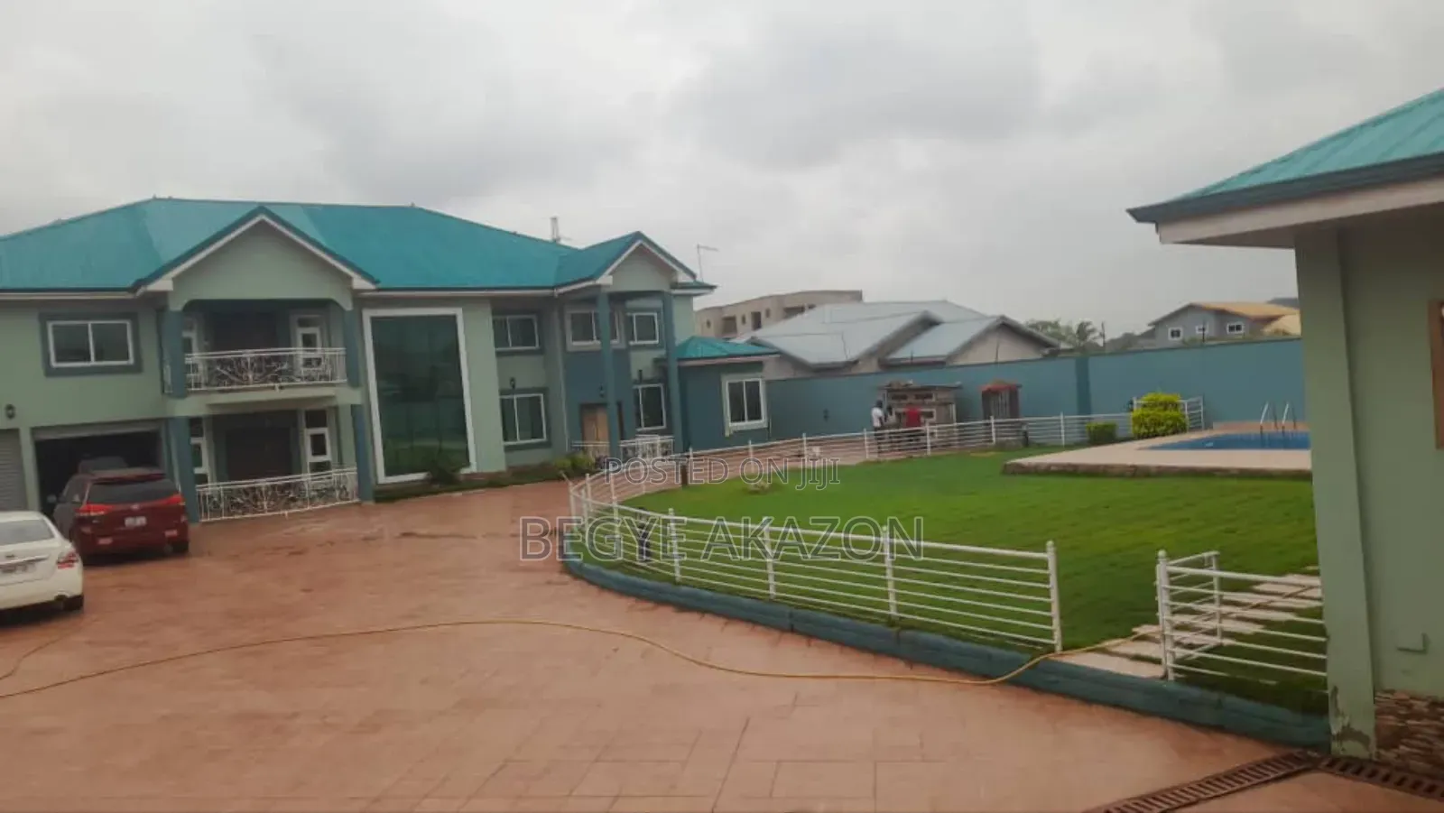 8bdrm House in Begye, Weija for sale