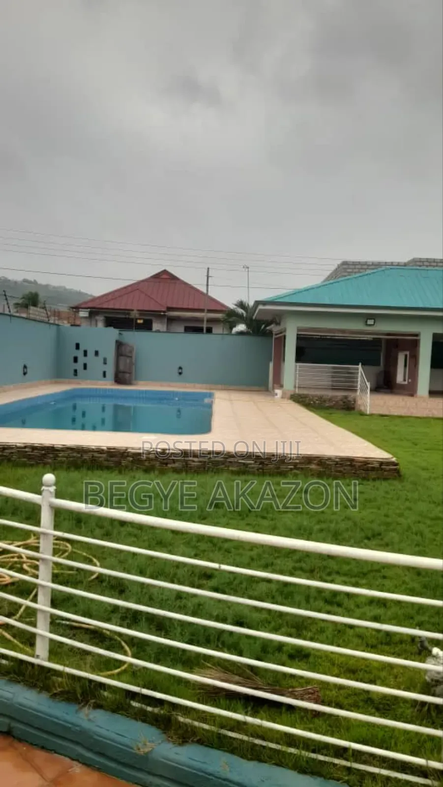 8bdrm House in Begye, Weija for sale