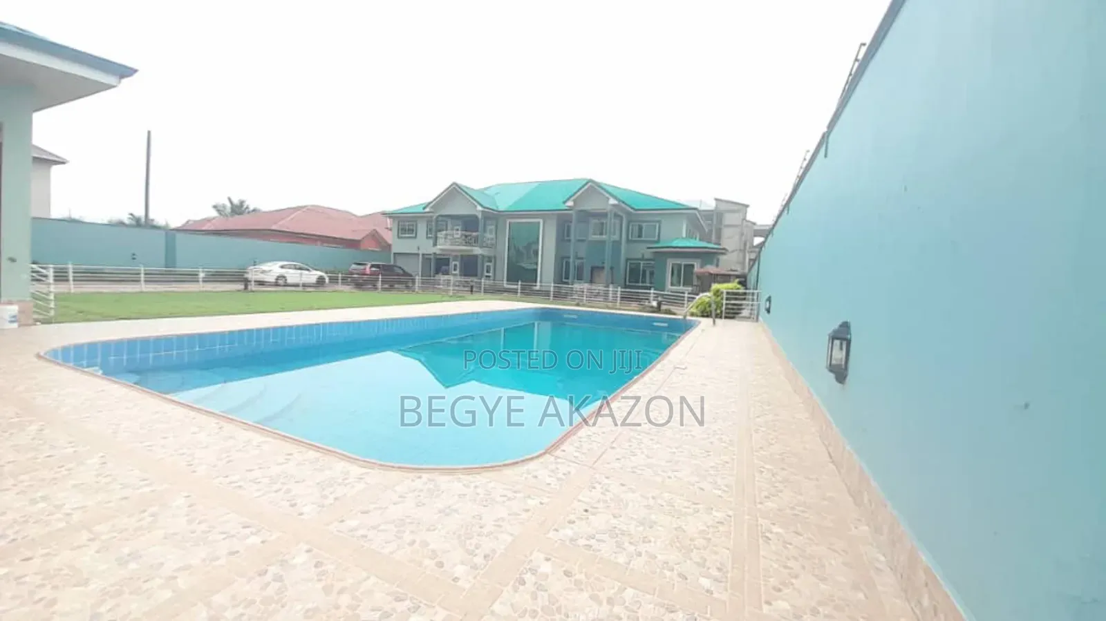 8bdrm House in Begye, Weija for sale