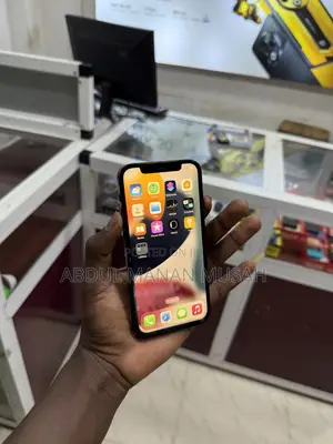 Photo - Apple iPhone 12 64 GB Black