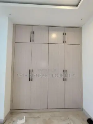 5bdrm House in East Legon for sale