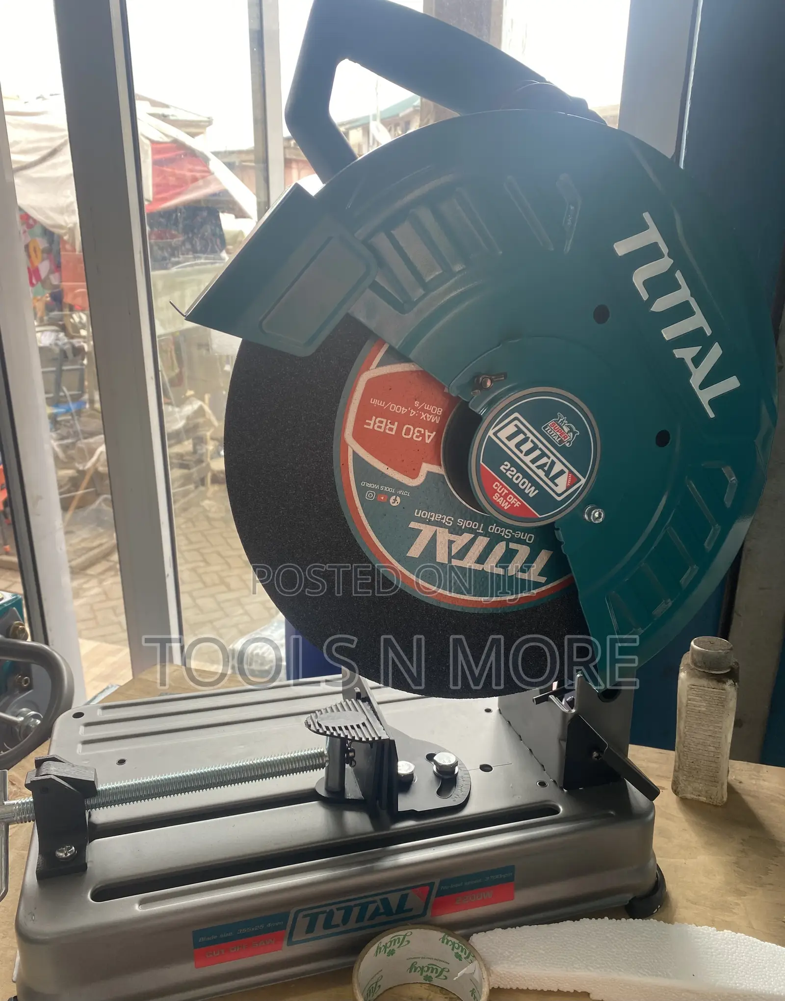 Total Cut Off Saw 2200w