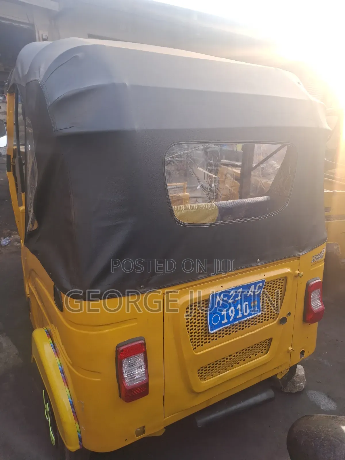 Bajaj RE 2021 Yellow