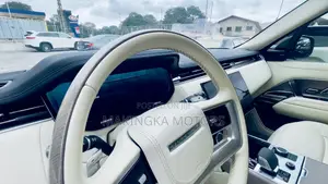 Land Rover Range Rover Vogue 2024 Gold
